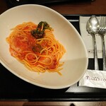 タリーズコーヒー - フレッシュトマトとベーコンのパスタ