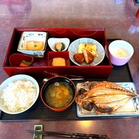 日本料理 初海 - 