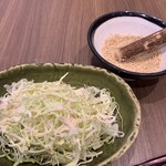 とんかつ新宿さぼてん - 料理写真:ごまとキャベツ