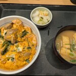 なか卯 - 鶏レバニラ親子丼（ご飯小盛）、みそ汁＆京風漬物セット