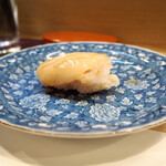 うを徳 - 北海道 帆立（握り）