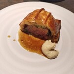 PADDA - 紀州鴨ももとフォアグラパイ包み 栗のピュレ