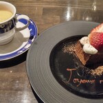 PADDA - 苺とショコラのデザート