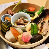 六盛 - 手をけ弁当