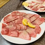 焼肉ホルモン処じゅうとく - 