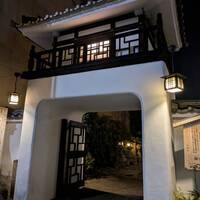 閑臥庵 - 入口　中国っぽいつくり