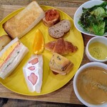 mauruuru piti - サラダ、コーンスープ、コスタコーヒー付