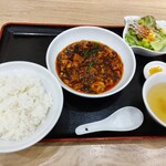 藤椒 - 麻婆豆腐油淋鶏まだ来ていないセット（笑）