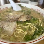 江ちゃんラーメン - 一口食って…♬