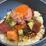 Shoyu o Kakenai Kaisen-don Umi Sachi - Three-Color Rice Bowl