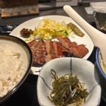 牛たん炭焼 利久 富沢店 - 