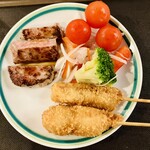 ビアゾン - ビーフステーキ、串揚げ、サラダ