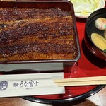 288223258 - 大ぶりなうなぎ、焼き目も美しい