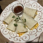スナッパー＆グルーパー - 【温菜】
たっぷりチーズのチキンブリトー