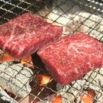 炭火焼肉 牛灯 - 