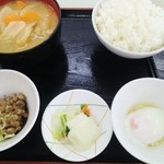 前沢サービスエリア（下り線）スナックコーナー - 豚汁定食