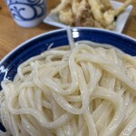 手打うどん はりや - ツヤのあるうどん。出来立て！