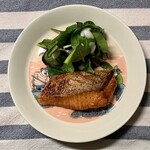 紀ノ国屋 - ノルウェーサーモンのムニエル。バター醤油で。