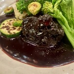 水色食堂 - 鹿児島県産牛ほほ肉の赤ワイン煮込み