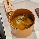 都わすれ - 稲庭うどん　(絶品。麺はうどんというよりは平べったいそうめんのような感じです。たっぷり出汁の効いたつゆはもはや奇跡！飲み干します)