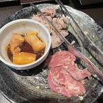 焼肉ホルモン焼き ジャンジャン - ホルモン3種盛り　うまいねー