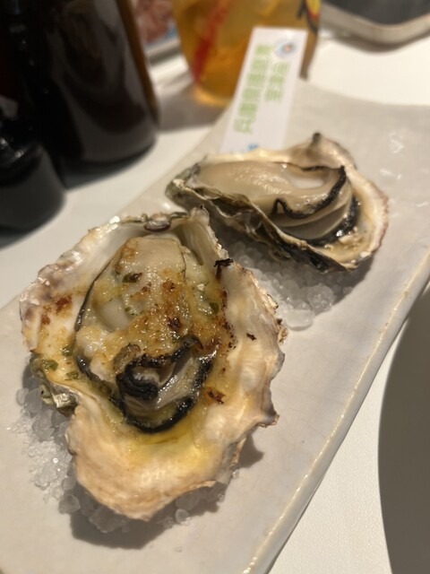 OYSTER KITCHEN SHUCKER'S ROOM