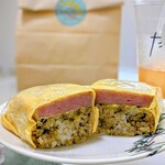 TANDEY - 「オリジナル・ボーク玉子」。薄焼き玉子でスパムおにぎりを包んで、美味しかったです。