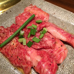 焼肉 一 un - 