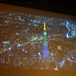 PACE - 壁に映る東京の夜景