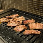 焼肉ホルモンあさひ - アロニエ＆ちからこぶ