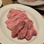 焼肉ホルモンあさひ - 近江牛タン