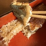 尾花 - ご飯とタレとうなぎのコラボ、皮目も柔らか