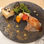 お料理 三七三 - 自家製レーズンバター 愛知のせとか りんごと生ハム