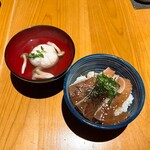 いざかや しん - 鰤漬け丼とカニ真薯お吸い物です(o^^o)