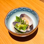 いざかや しん - お通しはあさりと菜の花のおひたしでした(o^^o)
