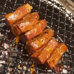 和牛A5雌牛と熟成牛舌 肉屋いちゆく - 