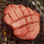 和牛A5雌牛と熟成牛舌 肉屋いちゆく - 