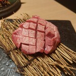 和牛A5雌牛と熟成牛舌 肉屋いちゆく - 