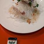 わさび食堂 - さっぱり仕上げの豚肉の乗ったサラダ