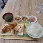 Cafe&Space MEET - 料理写真:今日のごはん白身魚フライ