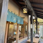 そば処 湧水 - テラス席の雰囲気が好き