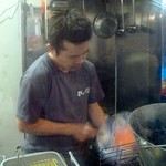 ひで坊 - 店長が串を焼きます。 2014.7.1