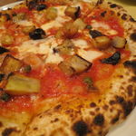 Pizzeria LUMEN - ピッツァ：メランザーネ、米茄子で1