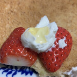 グランディール - 旬の苺とクリームチーズ、蜂蜜をちょっと。劇ウマです！