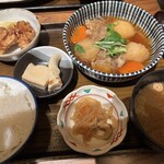 土鍋炊ごはん なかよし 有楽町店 - 肉じゃが定食+唐揚げ2個