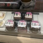 キャラクターフードコート - 店内