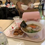 キャラクターフードコート - ラーメン