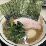 王道家直伝 との丸家 越谷店 - のりたまラーメン