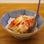 鮨おばな - ◆車海老丼
      お馴染みの20年継ぎ足しのタレが豊かな味へと彩りを添える。