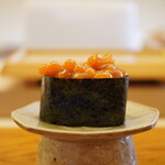 鮨おばな - 前回のスペシャルではないが、それでも驚くほどに味はどっぷりと濃厚。重厚感のある旨味と引き立つ香りは酒粕のように旨さを爆発させる！